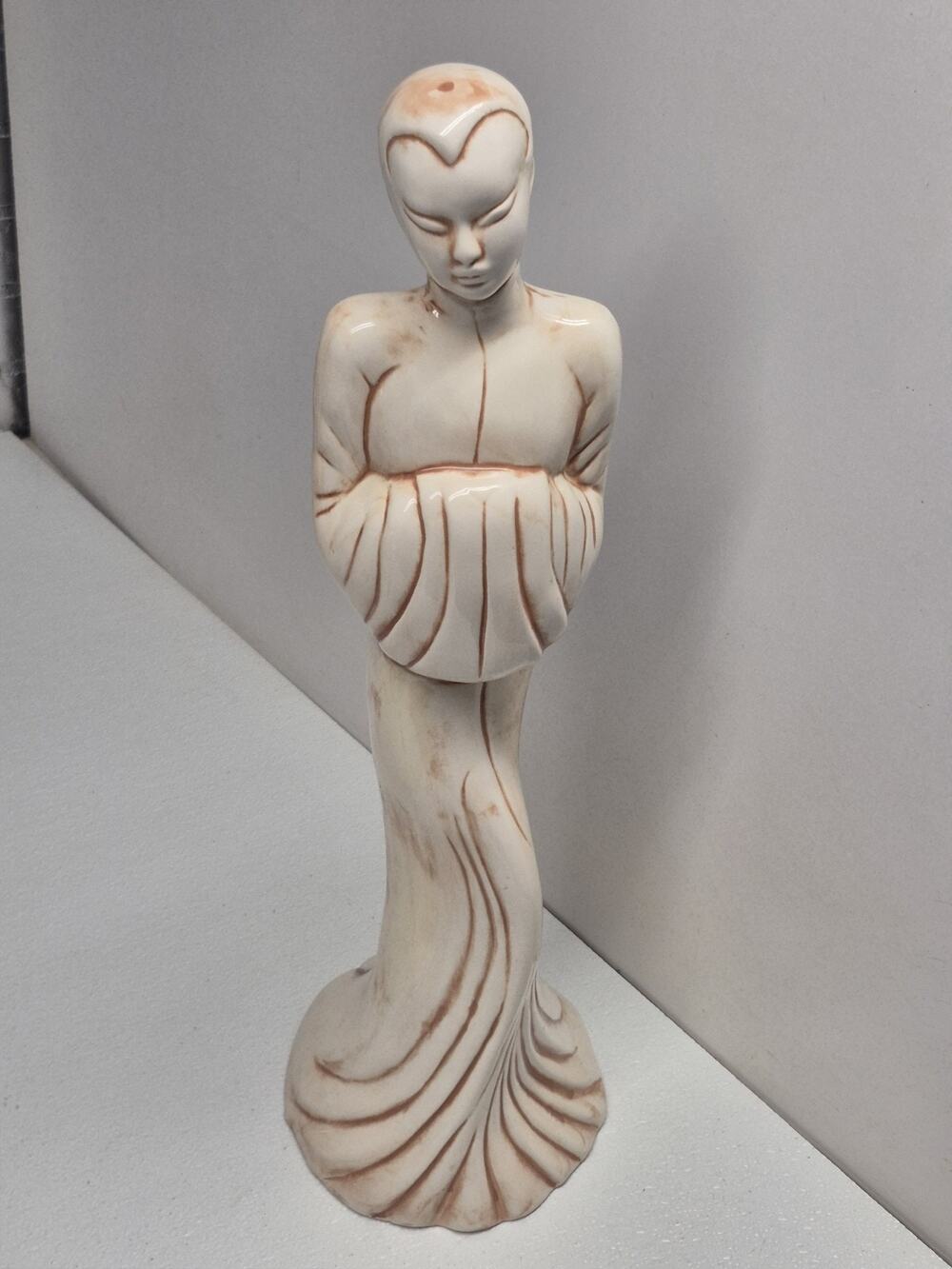 Vtg MCM Stylized Ceramic Geisha Asian Woman Figurine Statue Antiqued Cream Glaze